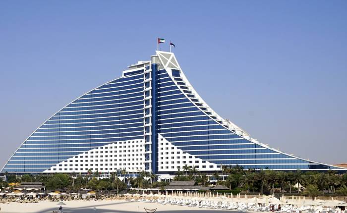 Jumeirah Beach Hotel: Ubytování přímo na písčité pláži