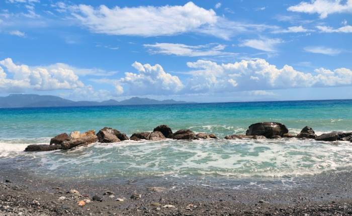 Přírodní termální lázně na Therma Beach